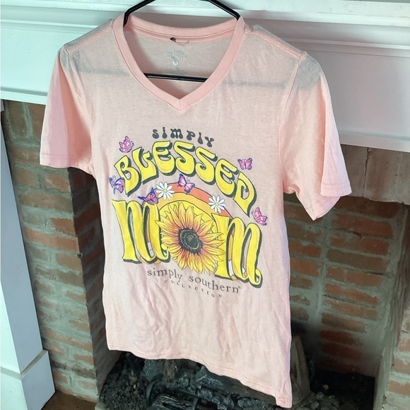 Simply Southern Blessed Mom Pink Retro 70’s Tee Small - Picture 1 of 5